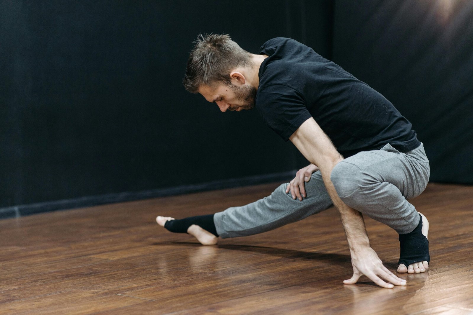Blog The 15-Minute Hotel Room Workout (Zero Equipment Needed)